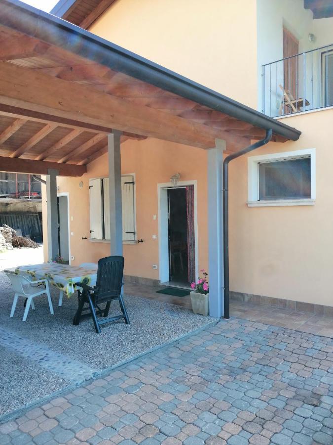 Cascina Legnago Trilocale A 6 Chilometri Da Salo' Apartman Villanuova sul clisi Kültér fotó