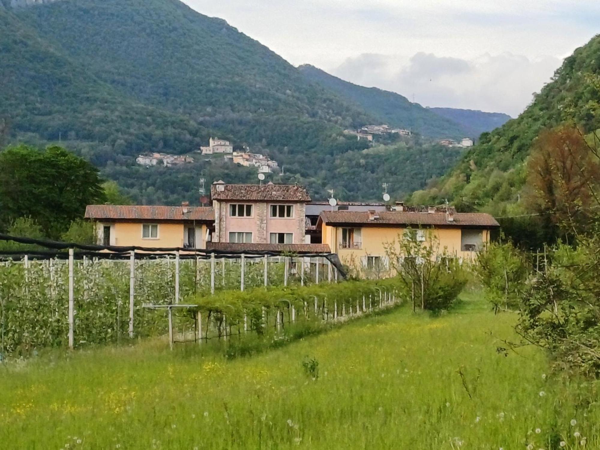 Cascina Legnago Trilocale A 6 Chilometri Da Salo' Apartman Villanuova sul clisi Kültér fotó