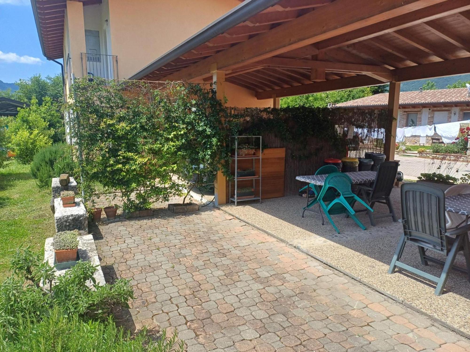 Cascina Legnago Trilocale A 6 Chilometri Da Salo' Apartman Villanuova sul clisi Kültér fotó